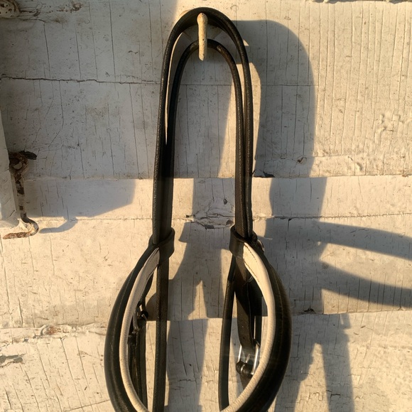 Camelot cob size dressage bridle, black with white piping - Picture 5 of 6